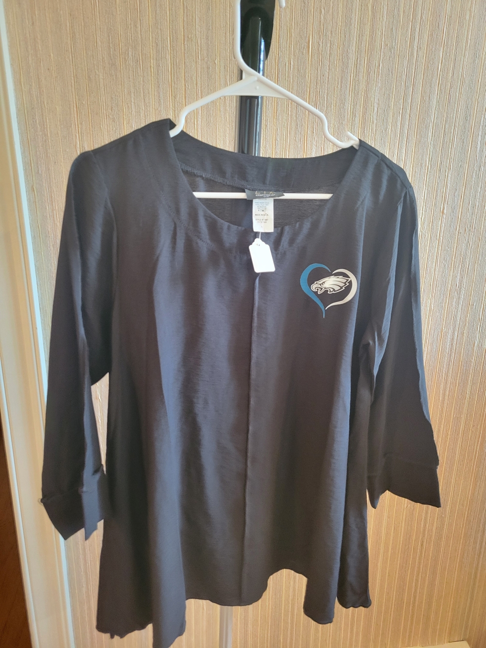 Philadelphia Eagles Women's Black 3/4 Sleeve Tunic with Heart Team Logo NWT Sm